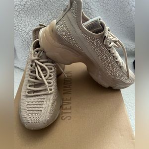 Steve Madden Blush Maxima size 5